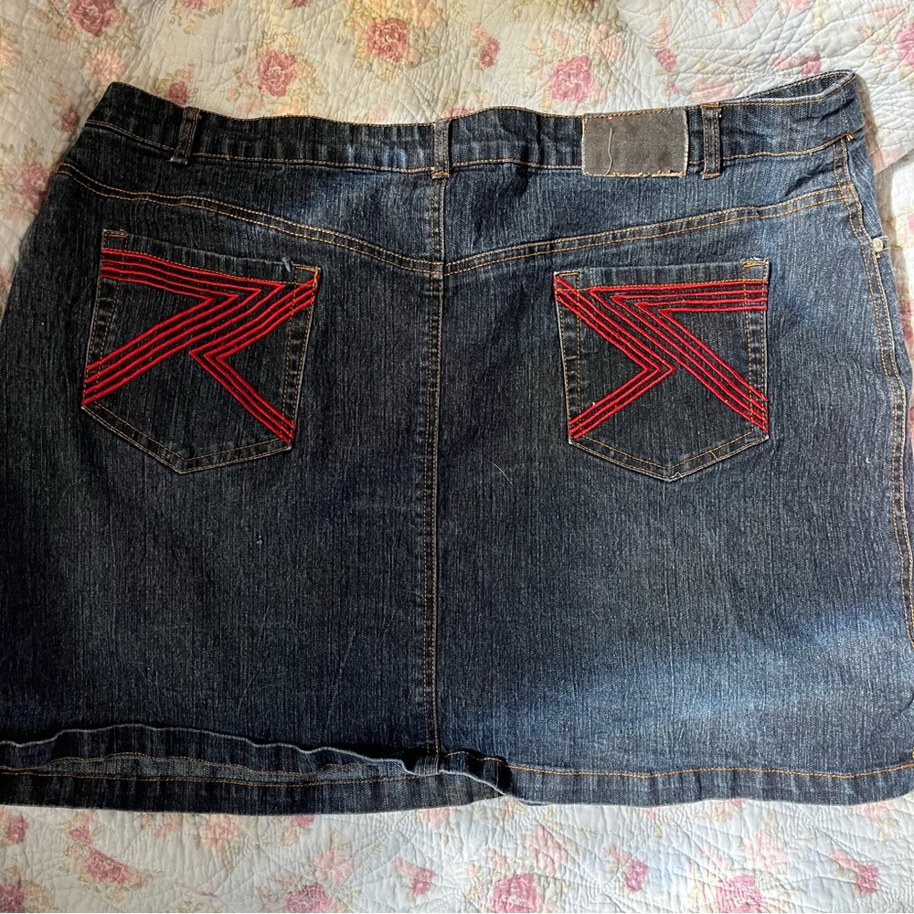Goddess denim skirt.